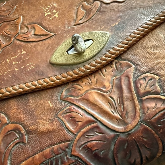 Vintage Hand Tooled Leather Clutch with Floral Design Western Cowgirl - Picture 2 of 7